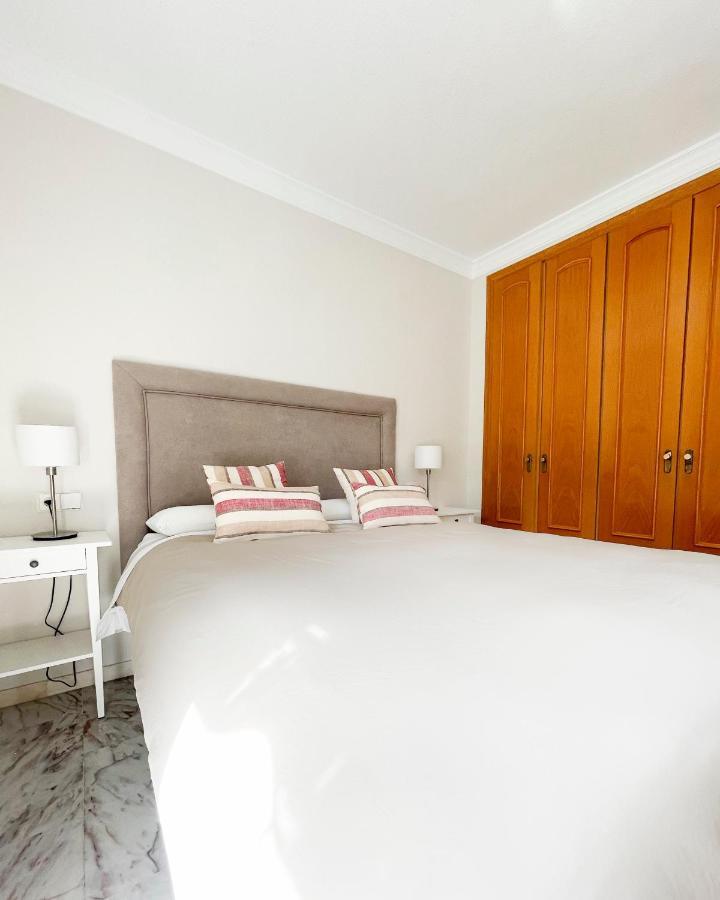Holidays2Malaga Tomas De Echeverria 150 Mts To Beach & High Speed Wifi & Parking Apartment Bagian luar foto