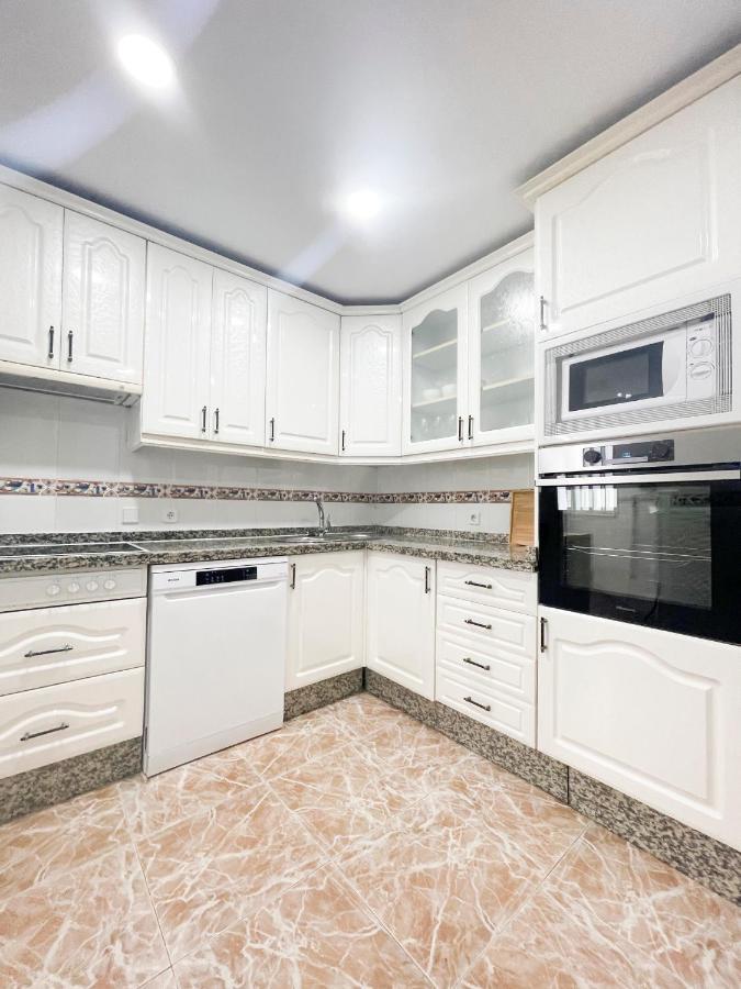 Holidays2Malaga Tomas De Echeverria 150 Mts To Beach & High Speed Wifi & Parking Apartment Bagian luar foto