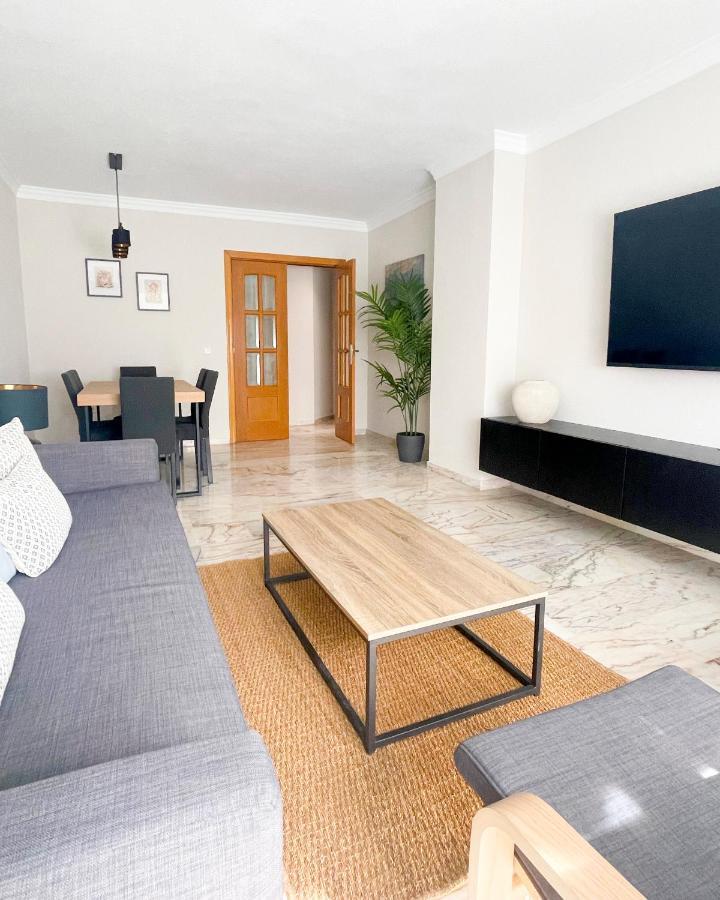 Holidays2Malaga Tomas De Echeverria 150 Mts To Beach & High Speed Wifi & Parking Apartment Bagian luar foto