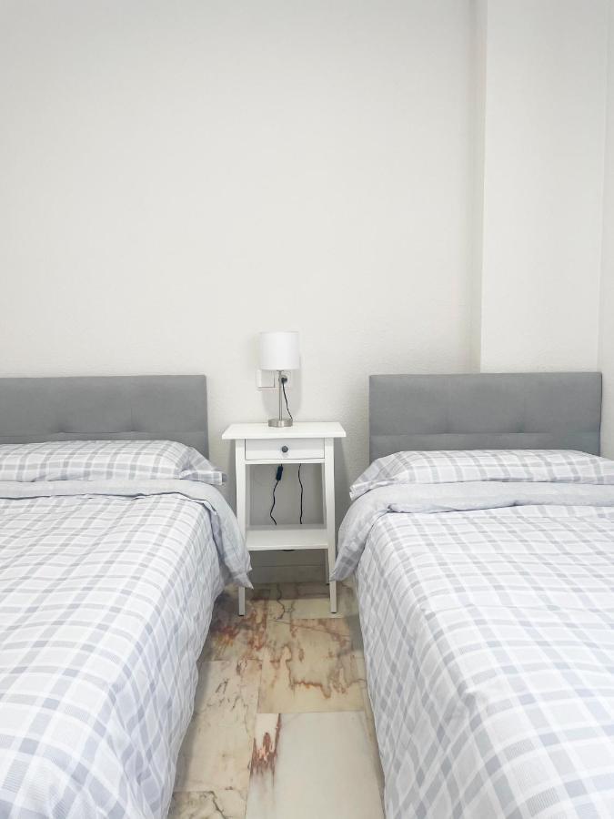 Holidays2Malaga Tomas De Echeverria 150 Mts To Beach & High Speed Wifi & Parking Apartment Bagian luar foto