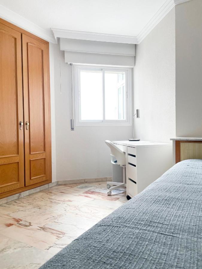 Holidays2Malaga Tomas De Echeverria 150 Mts To Beach & High Speed Wifi & Parking Apartment Bagian luar foto